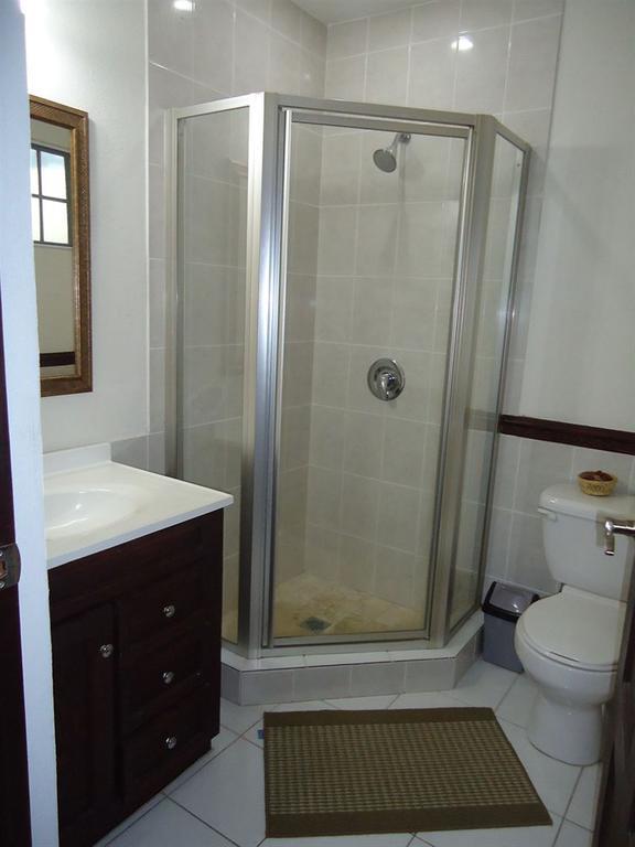 Augusta'S Apartments Rodney Bay Room photo