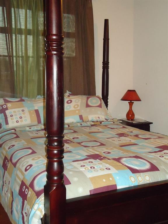 Augusta'S Apartments Rodney Bay Room photo