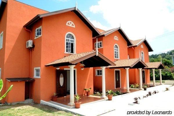 Augusta'S Apartments Rodney Bay Exterior photo